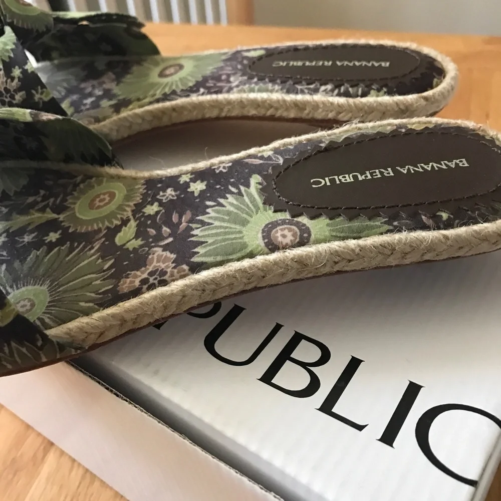 Vintage Banana Republic floral fabric slides